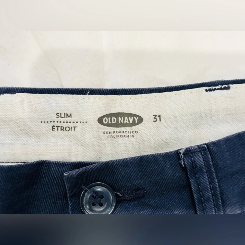 🦩Old Navy Chino Men’s Shorts with Fun Embroidered Flamingos 🦩
